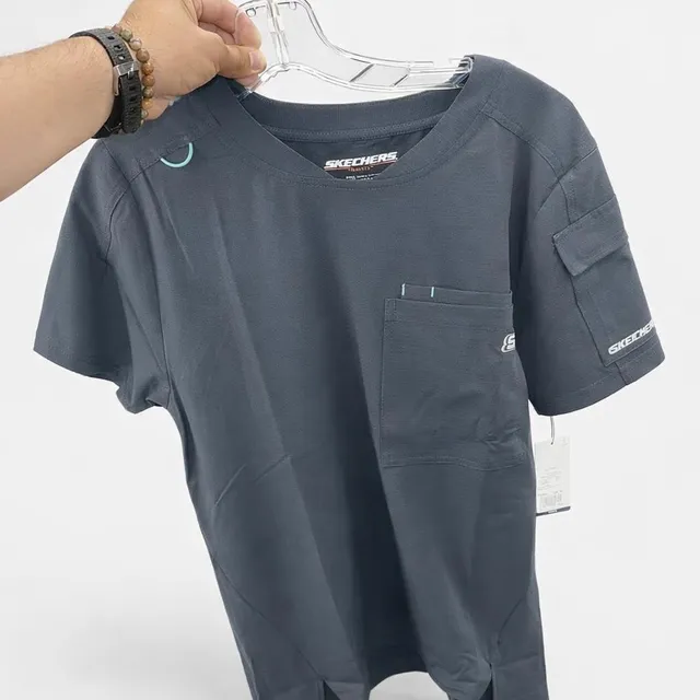 Scrub médico Skechers para hombre