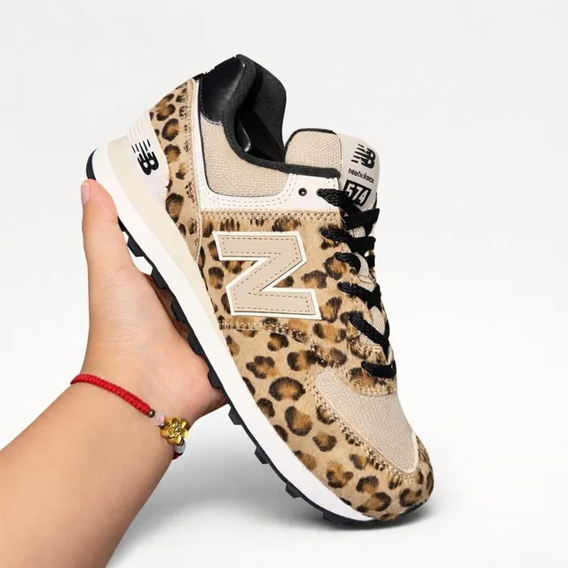 Tenis New Balance de mujer modelo nuevo con estampado animal print